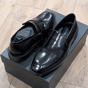 $825 Stuart Weitzman "Royce" Kiltie Leather Loafers Black 9.5